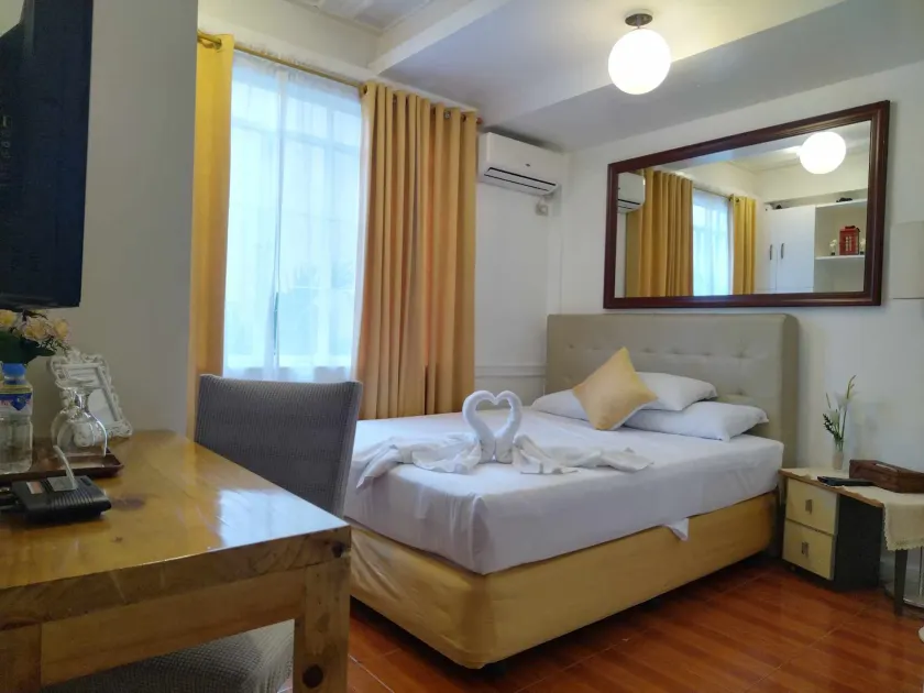 Makati Riverside Inn - Image 1
