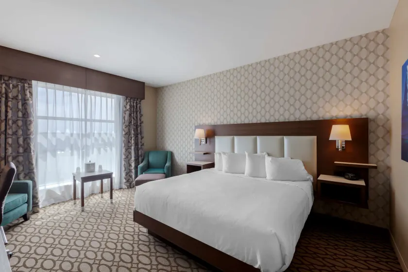 Best Western Plus St. John's Airport Hotel and Suites - Image 1