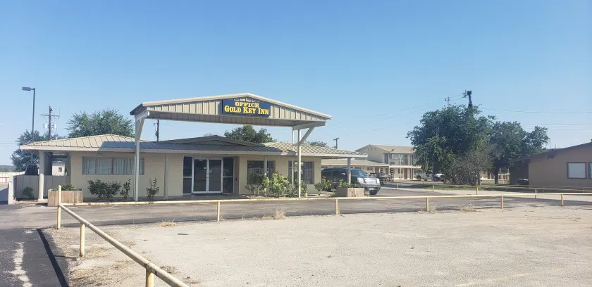 Gold Key Inn - Image 1
