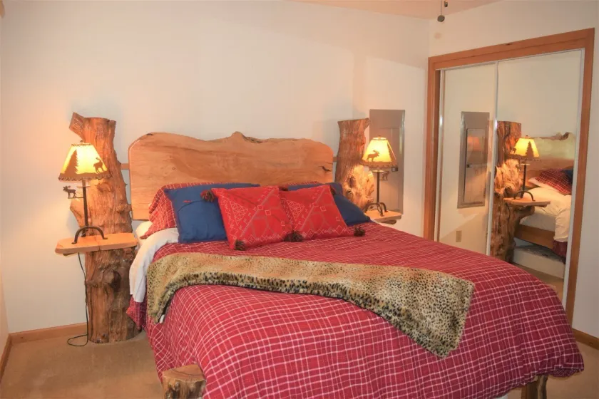 Cougar Cabin - Rom