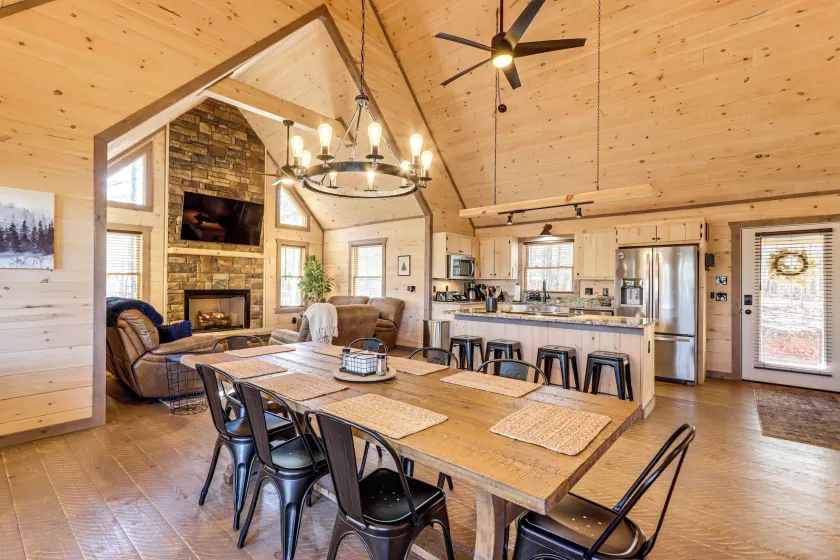 Cabin w/ Hot Tub & Sauna: 5 Mi to Dtwn Blue Ridge! - Image 1