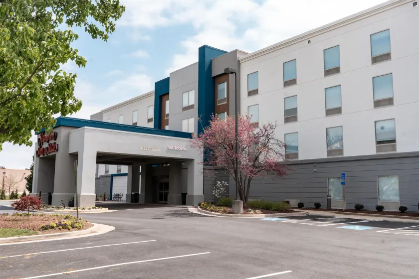 Hampton Inn & Suites Leesburg - Image 1