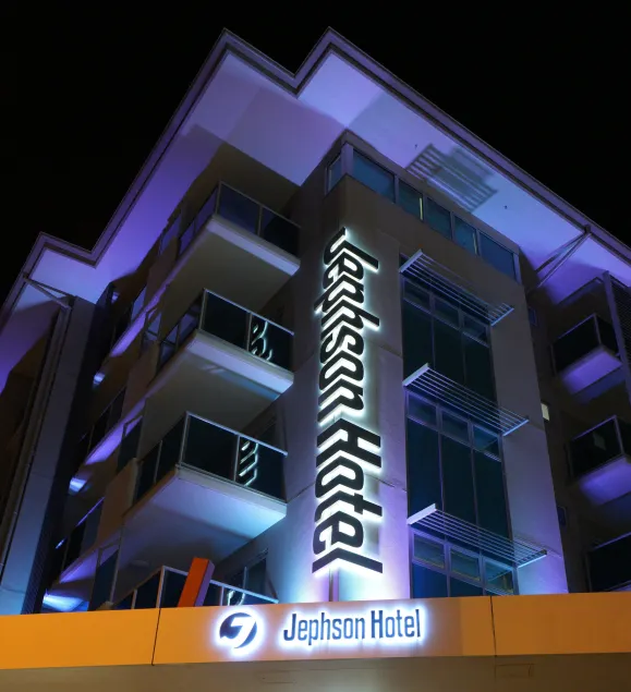 Jephson Hotel & Apartments - Image 1