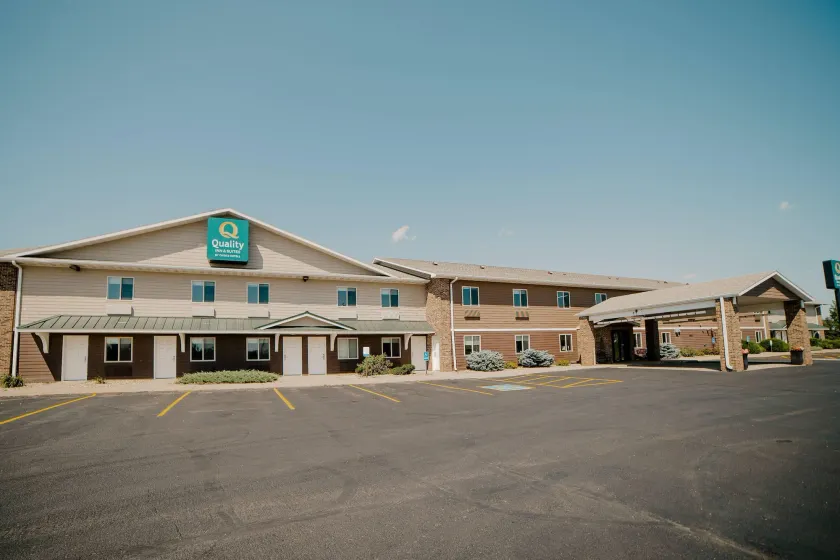Quality Inn & Suites Watertown near Prairie Lakes Ice Arena - Image 1