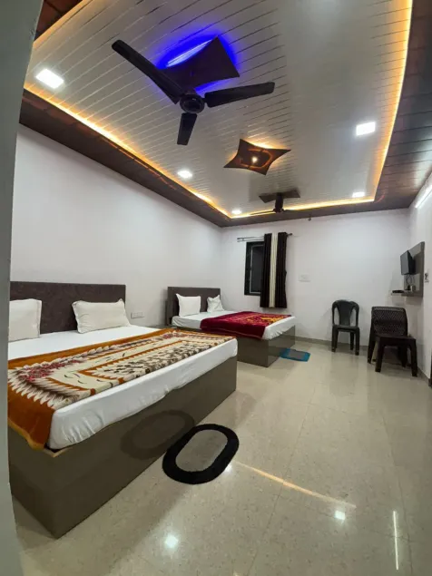 Hotel Moti Palace - Image 1