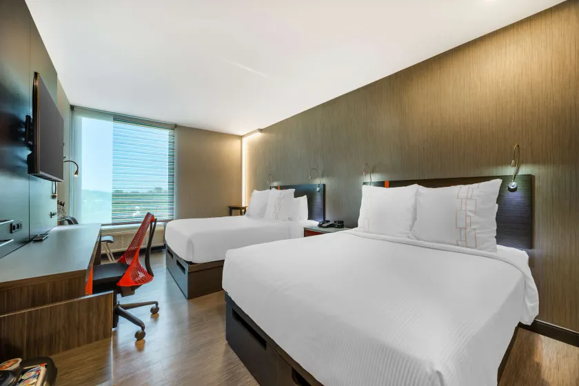 Best Western Premier Springfield Plaza District Hotel - Image 1