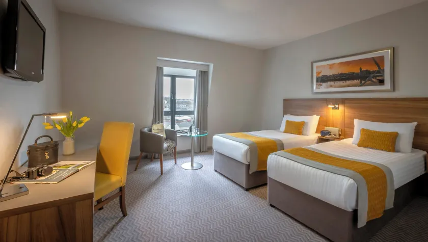 Maldron Hotel Derry - Image 1