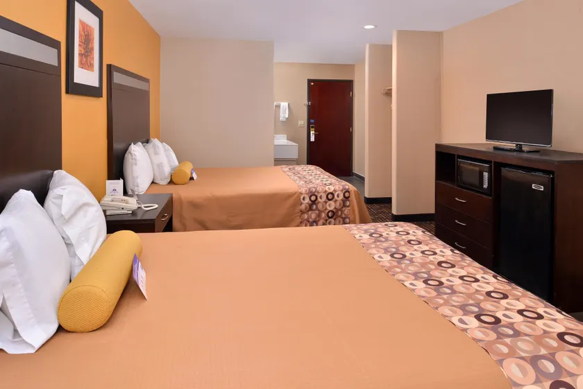 Americas Best Value Inn & Suites Madera - Image 1