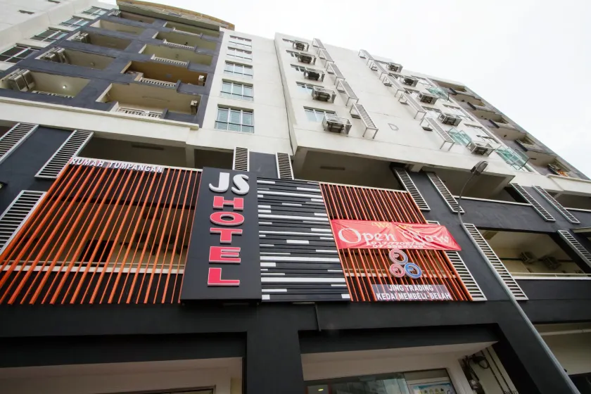 JS Hotel - Image 1