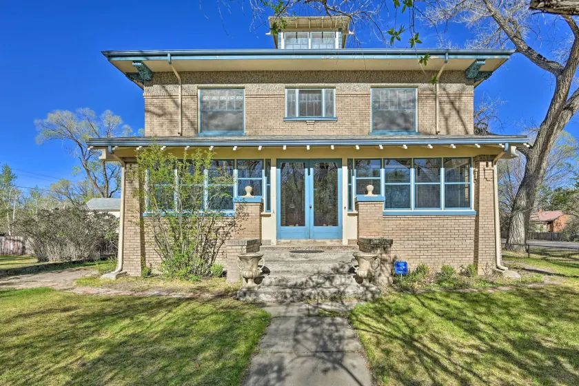 Spacious 'old Saguache Manor' - Built in 1914 - Image 1