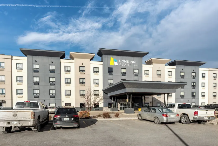 Home Inn & Suites Regina Airport - Image 1