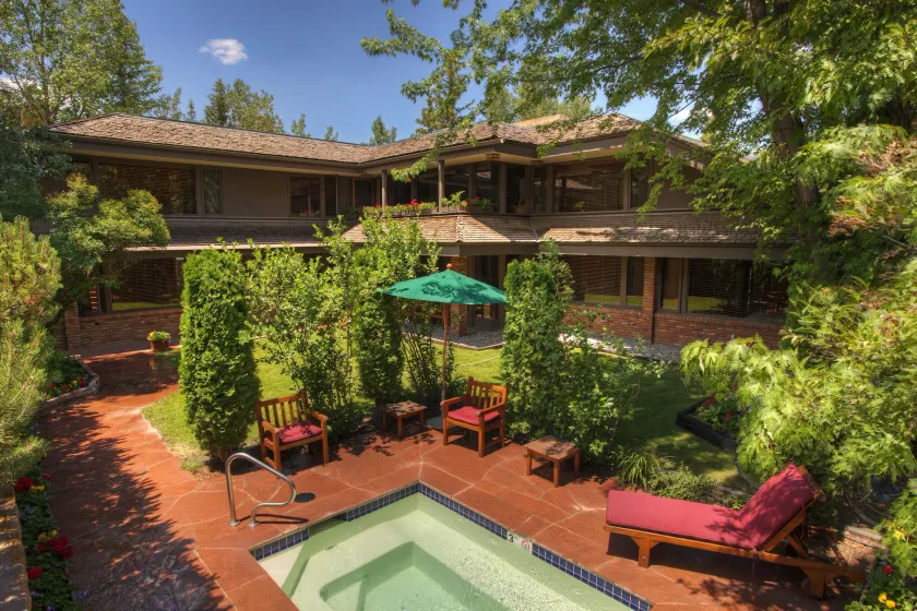 Hearthstone House - Image 1