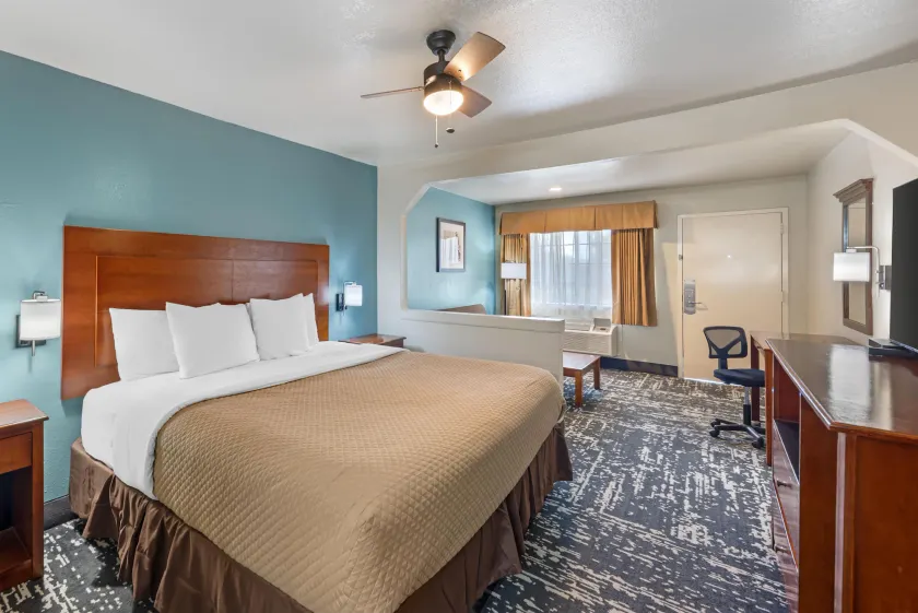 Best Western Regency Inn & Suites - Image 1