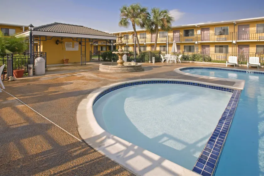 Americas Best Value Inn Laredo - Image 1