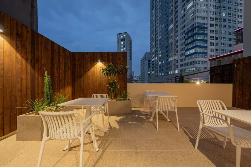 H-avenue Hotel Munhyeon - Image 1