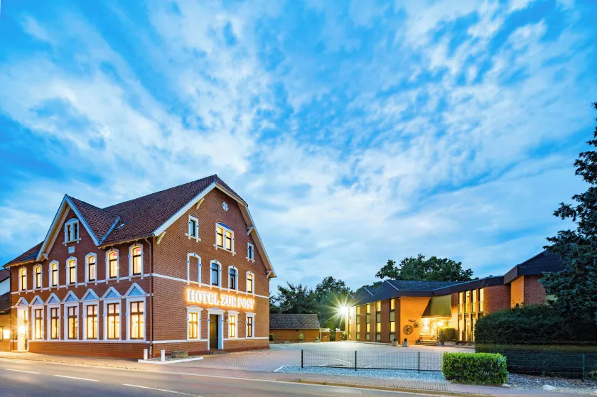 Hotel zur Post - Image 1