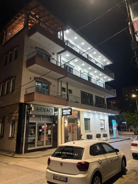 Dreams Hotel - Image 1