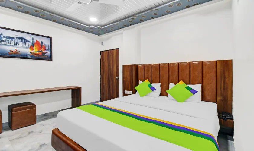 Treebo Hotel Rk Inn, Railway Station - Image 1