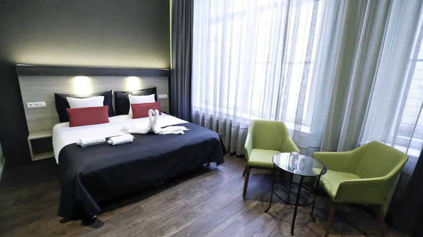 City Hotel Amsterdam - Image 1