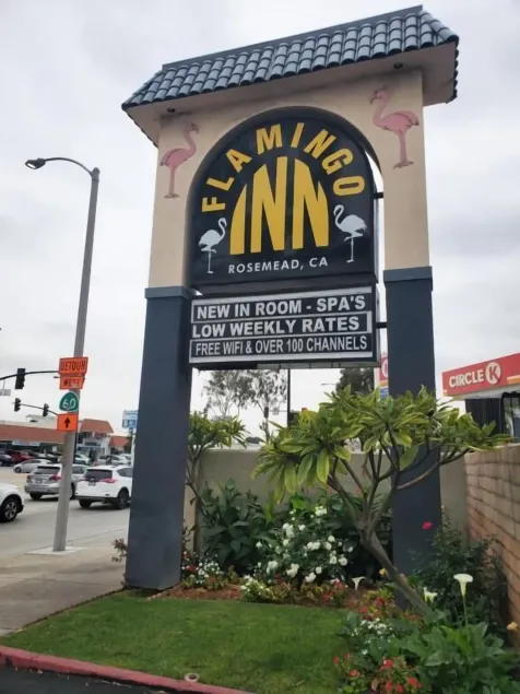 Flamingo Inn - Image 1