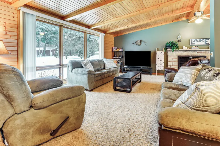 Waterfront Petenwell Lake Home w/ Private Dock - Image 1