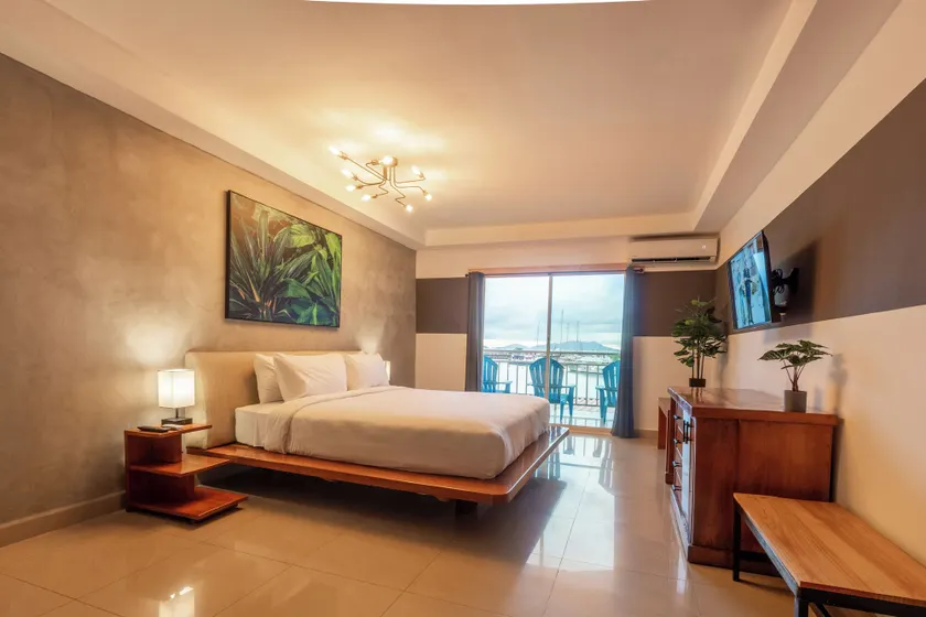 MARINN Tropical Vibes Hotel - Image 1