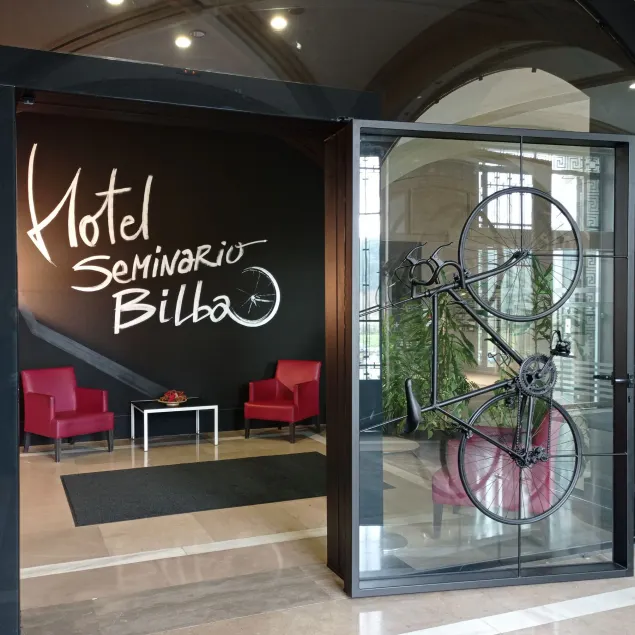 Hotel Seminario Aeropuerto Bilbao - Image 1