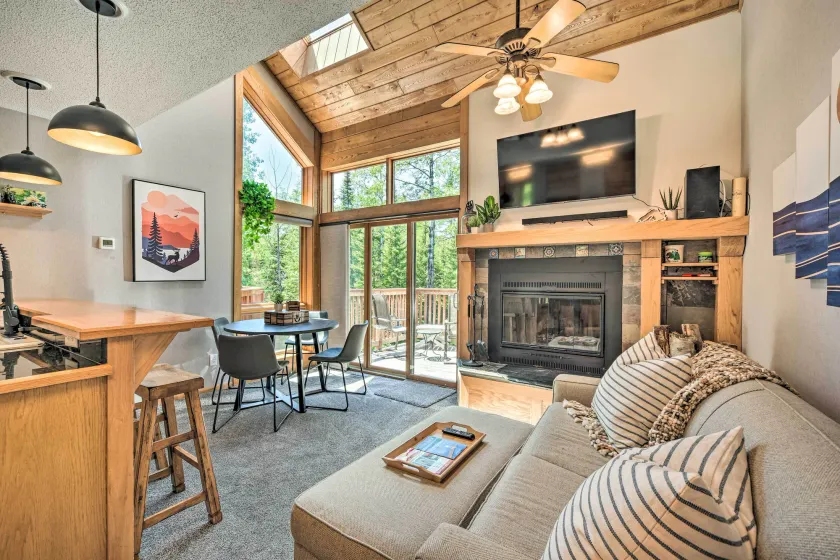 Escape to “Shared Summit” on Minnesota’s North Shore - Image 1