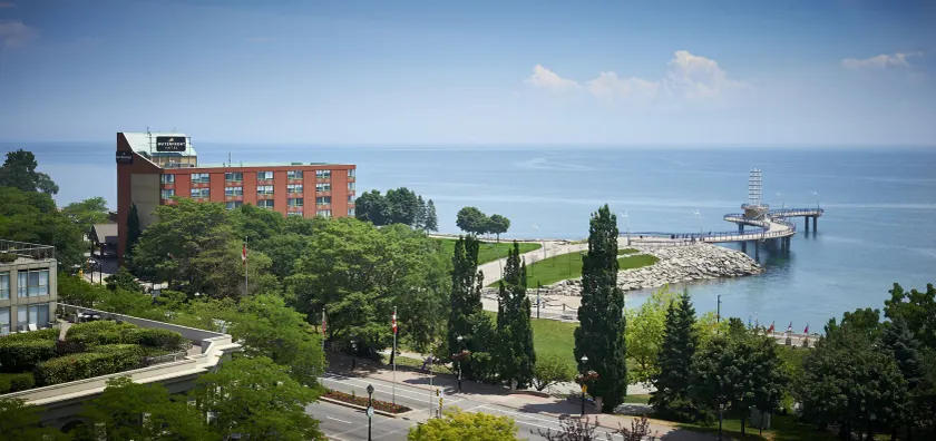 Waterfront Hotel Downtown Burlington - Image 1