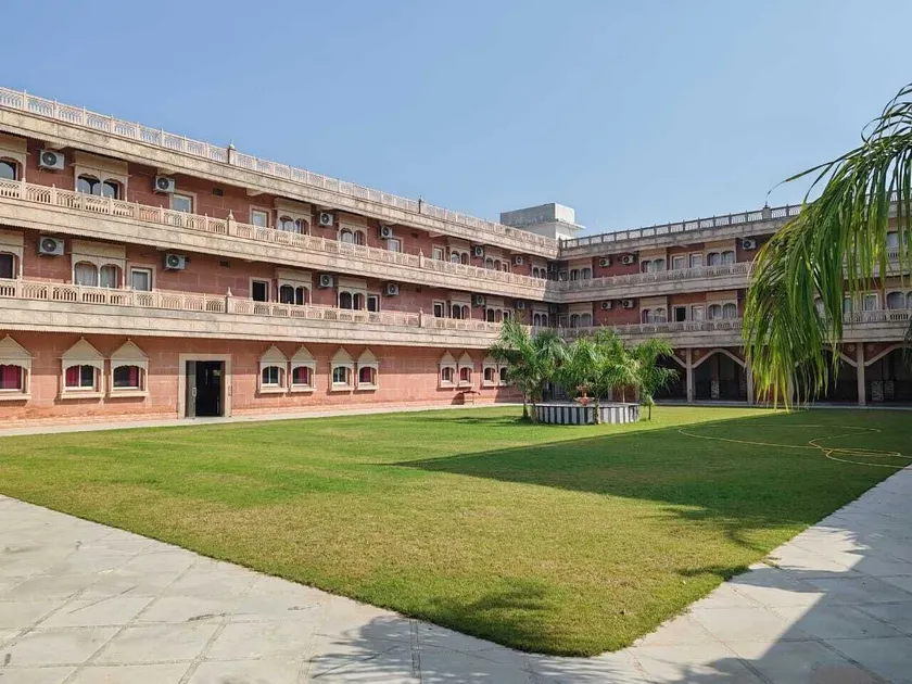 Hotel Rajwada palace - Image 1