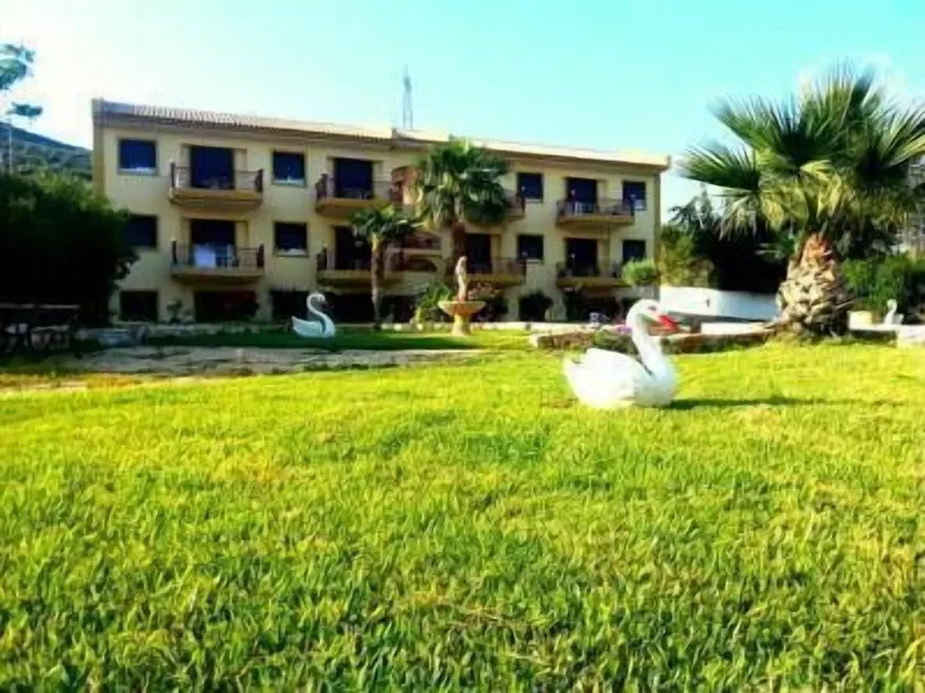 Aliveri Residence Apartments - Image 1