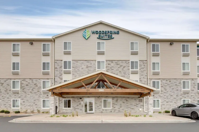 WoodSpring Suites Carol Stream - Chicago - Image 1