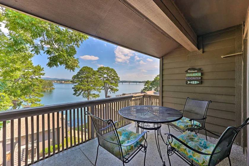 Hot Tub Access: Fantastic Condo in Hot Springs! - Interior