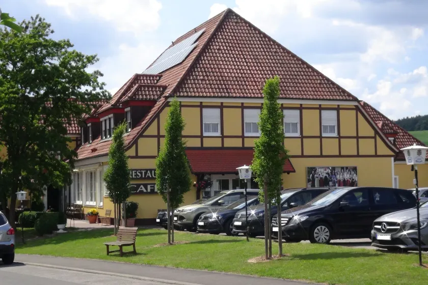 Hotel Rhöner Land Garni - Bed & Breakfast - Image 1