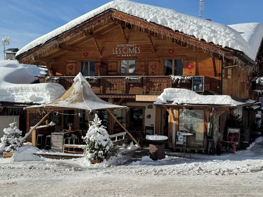 Chalet-Hôtel & Spa Les Cimes - Image 1