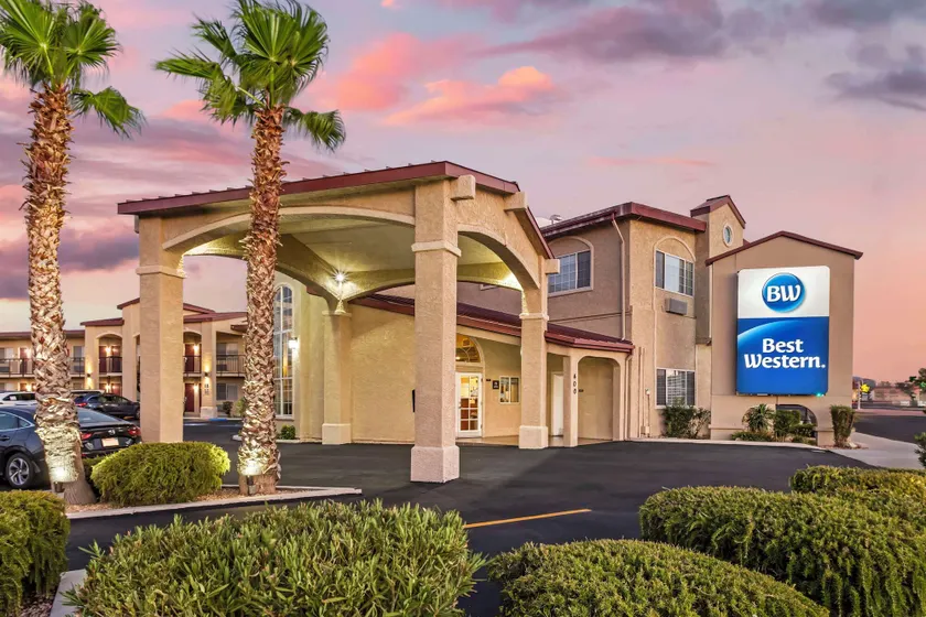 Best Western China Lake Inn - Image 1