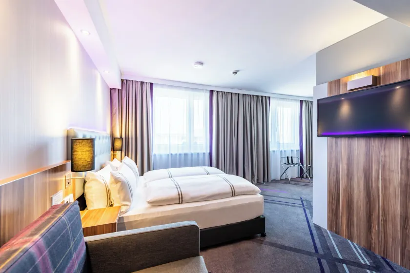 Premier Inn Nürnberg City Centre - Image 1