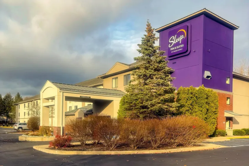 Sleep Inn & Suites Queensbury - Lake George - Image 1