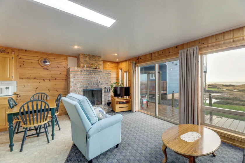 Sanderling Sea Cottages, Unit 3 w/ Private Balcony - Image 1