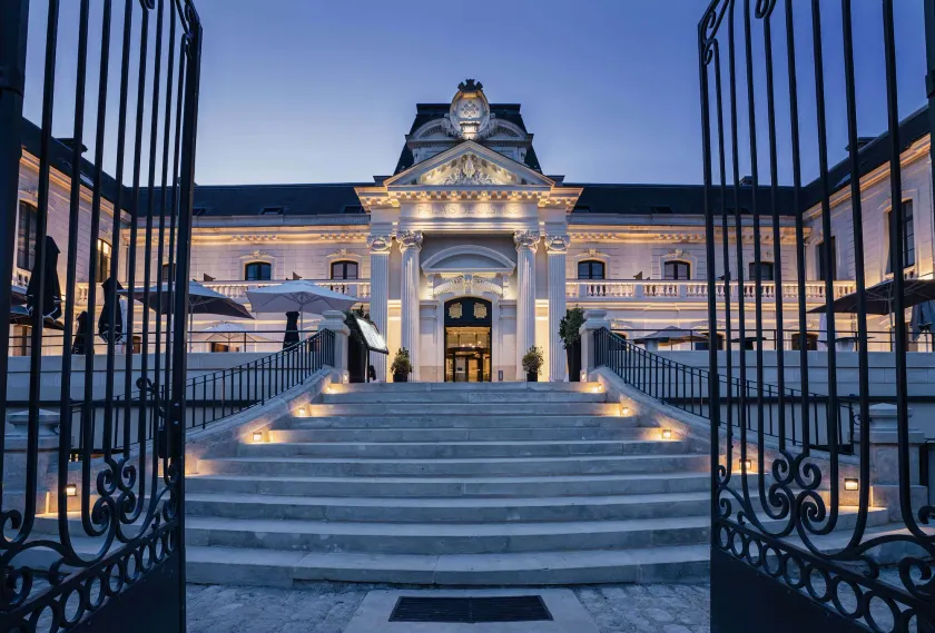 Best Western Premier Hotel de la Cite Royale - Image 1
