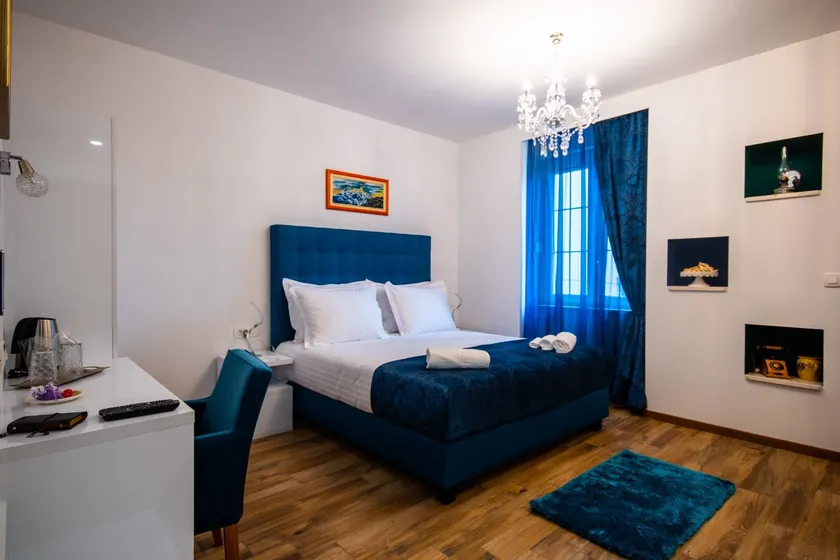 Center Luxury Rooms 3 - Image 1