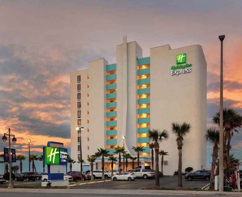 Holiday Inn Express & Suites Oceanfront Daytona Beach Shores by IHG - Image 1