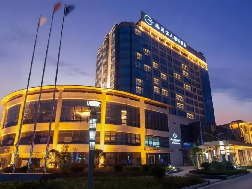 Grand Skylight International Hotel Guiyang - Image 1