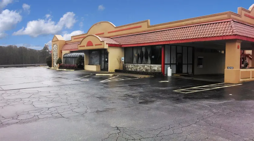 Amercia's Best Value Inn - Marion - Image 1