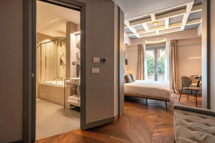 Loly Boutique Hotel Roma - Image 1
