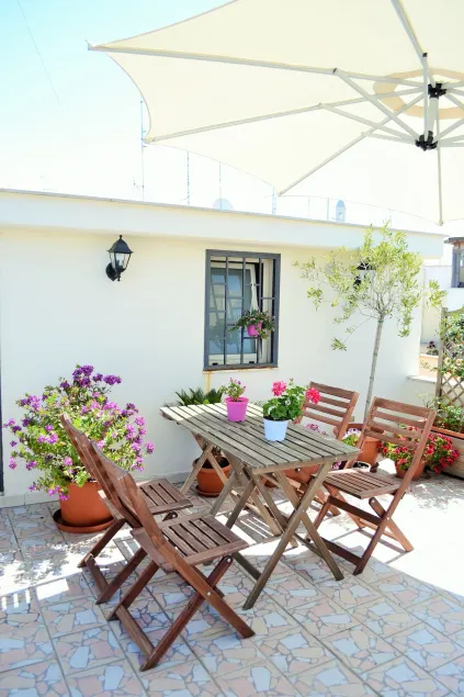 Bella Bari - Image 1