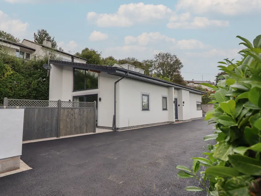 Bryn Cae - Image 1
