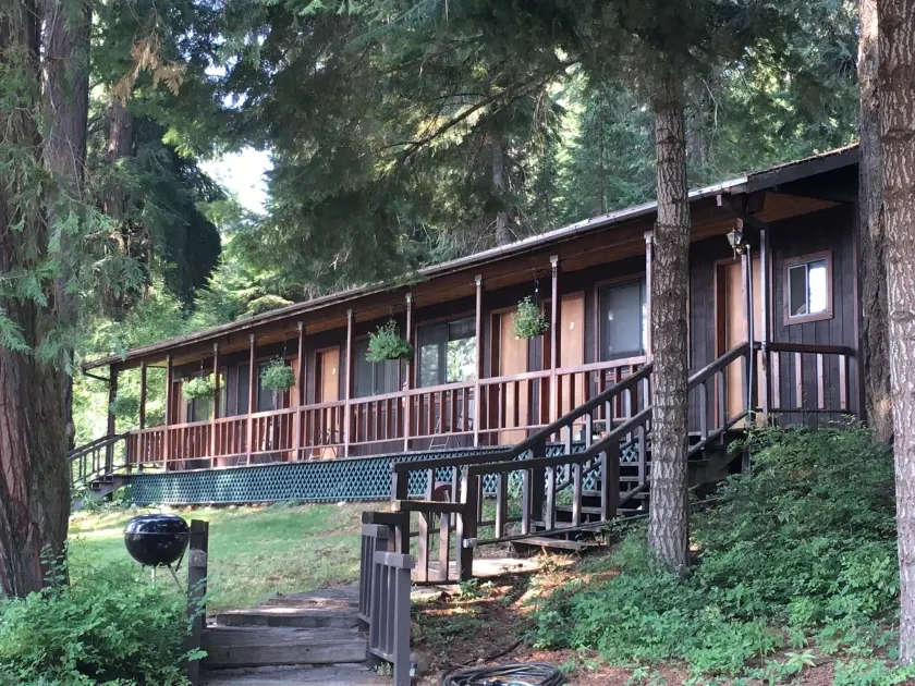 Crater Lake Gateway-Rocky Point Resort - Image 1