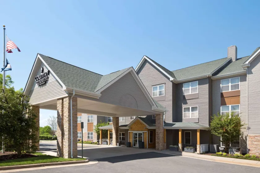Country Inn & Suites by Radisson, Washington Dulles International Airport, VA - Image 1