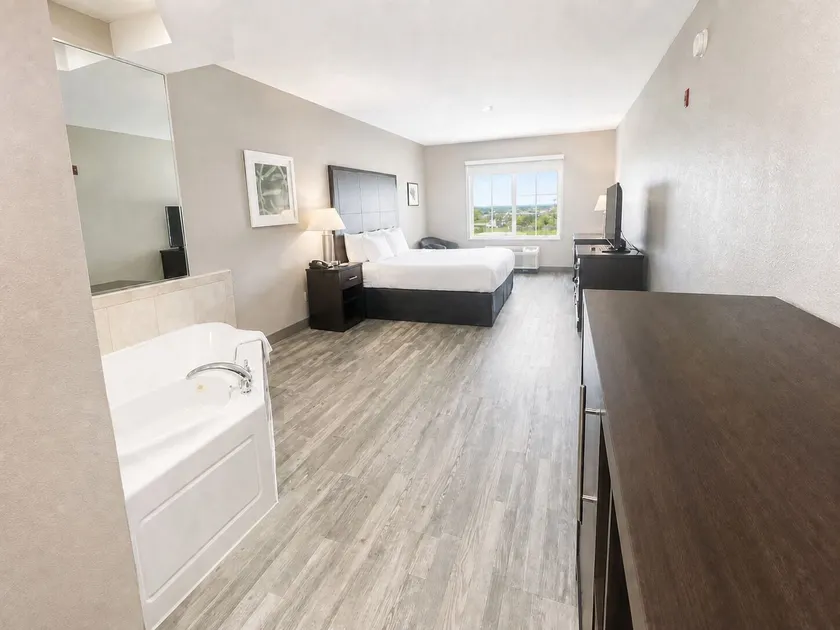 Country Inn & Suites by Radisson, Pensacola West, FL - Image 1